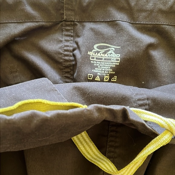 Iguana Med szS/P charcoal w chartreuse trim scrub set - Picture 9 of 10